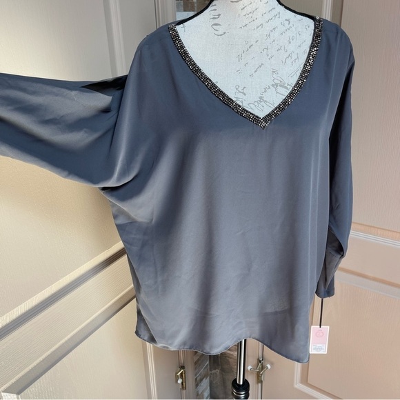 Juicy COUTURE Gray NWT V-Neck Top with Cut outs and Rhinestones Sz L - Picture 7 of 16